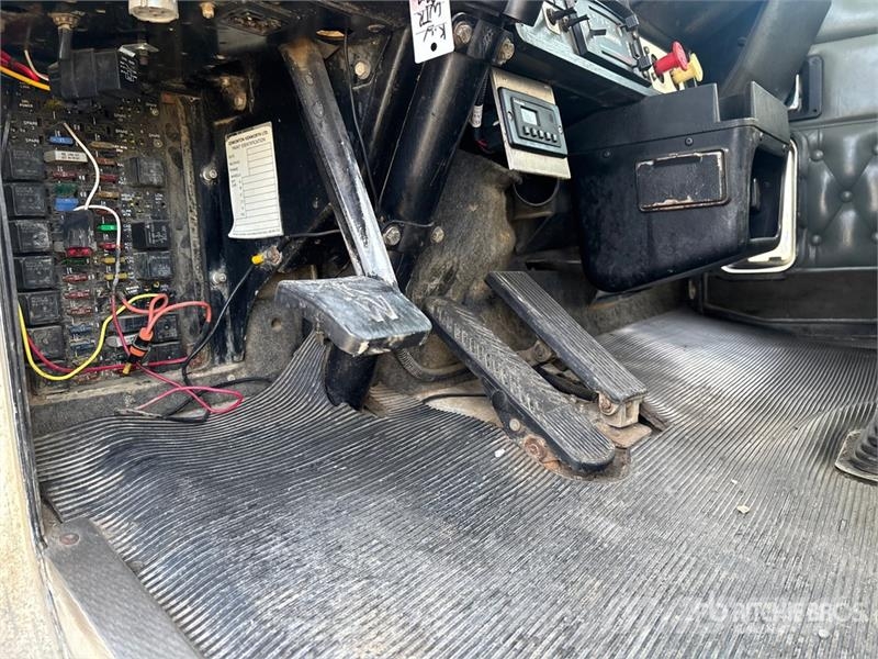 Kenworth T800B صهاريج مياه