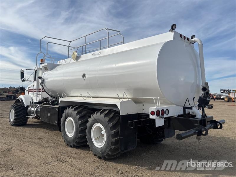 Kenworth T800B صهاريج مياه