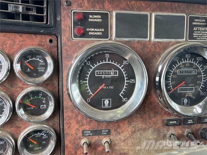 Kenworth T800B Kombinētās vakumsūkņa mašīnas