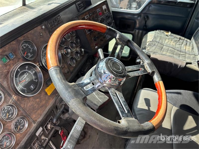 Kenworth T800B Kranwagen