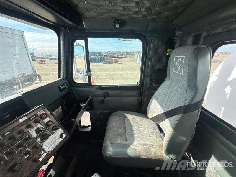 Kenworth T800B صهاريج مياه