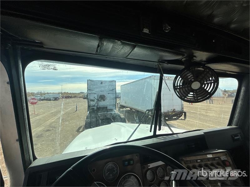 Kenworth T800B صهاريج مياه