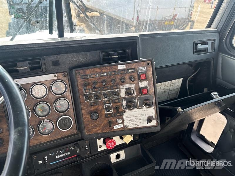 Kenworth T800B صهاريج مياه