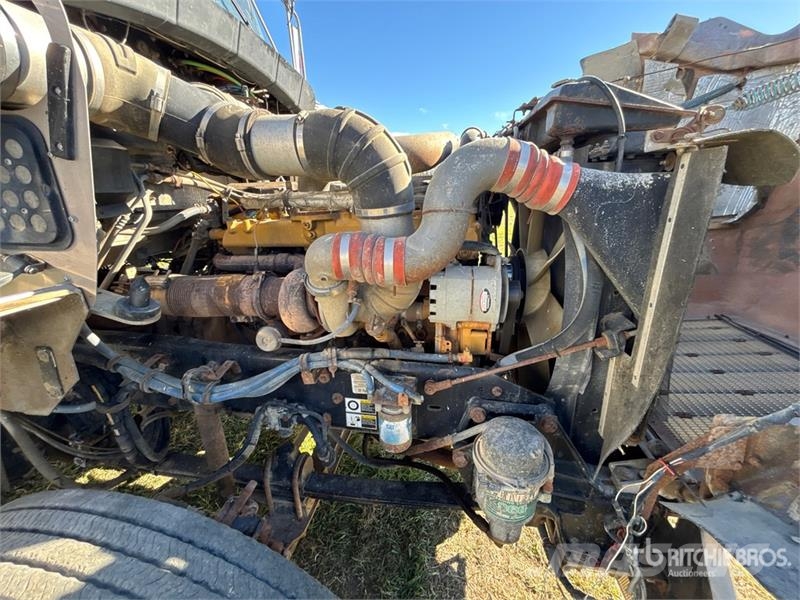 Kenworth T800B وحدات الجر