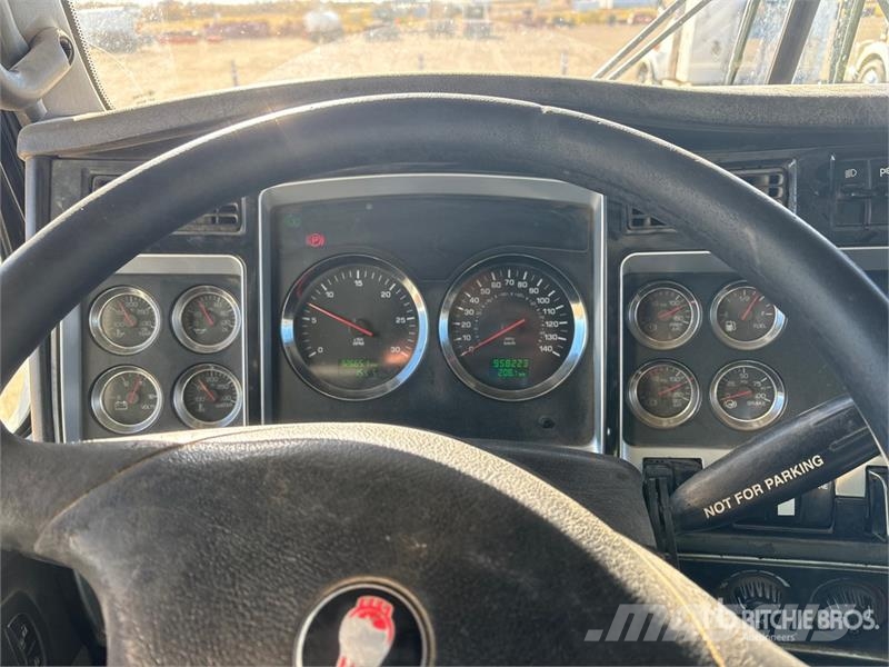 Kenworth T800B Sattelzugmaschinen