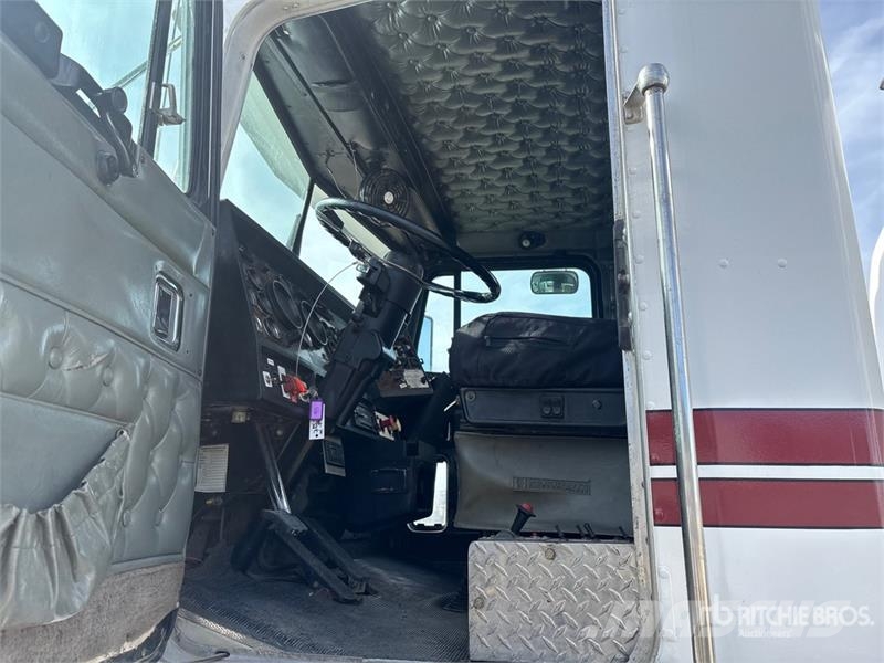 Kenworth T800B صهاريج مياه