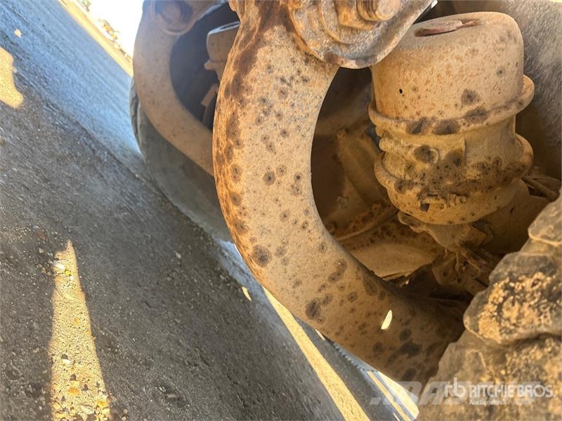 Kenworth T800B Kombinētās vakumsūkņa mašīnas
