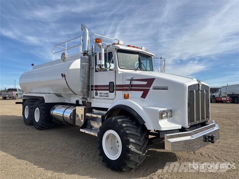 Kenworth T800B صهاريج مياه