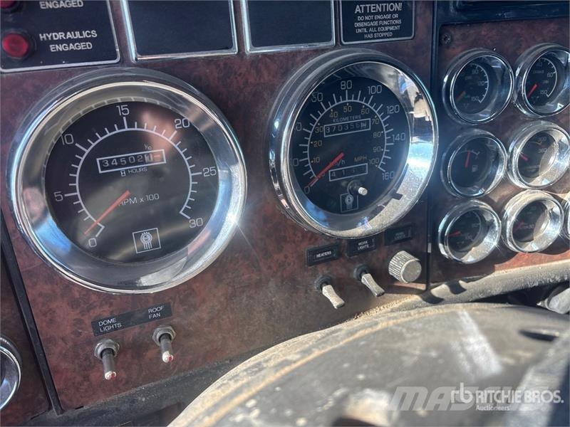 Kenworth T800B Kombinētās vakumsūkņa mašīnas