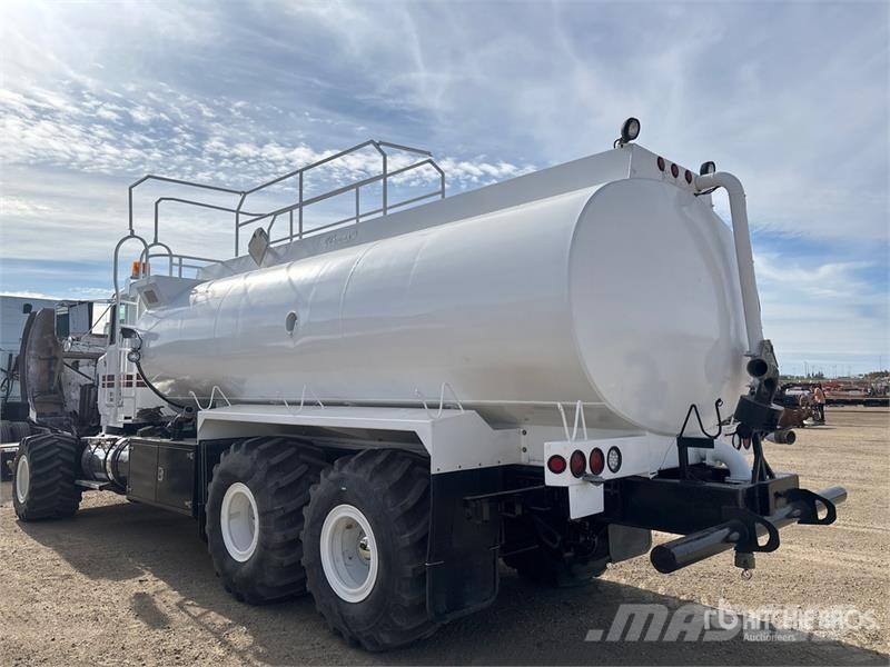 Kenworth T800B صهاريج مياه