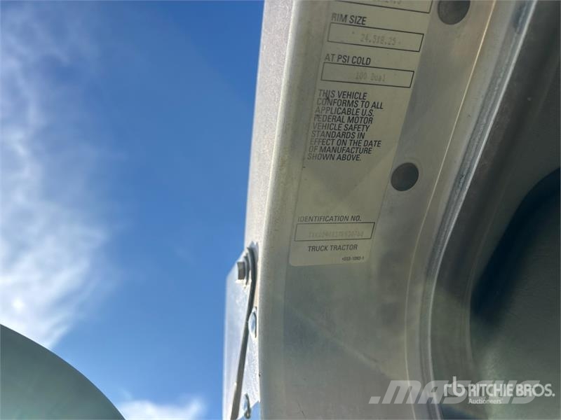 Kenworth T800B Camiones bañeras basculantes o volquetes