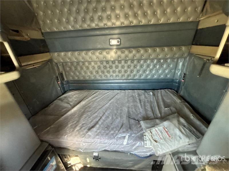 Kenworth T800B وحدات الجر
