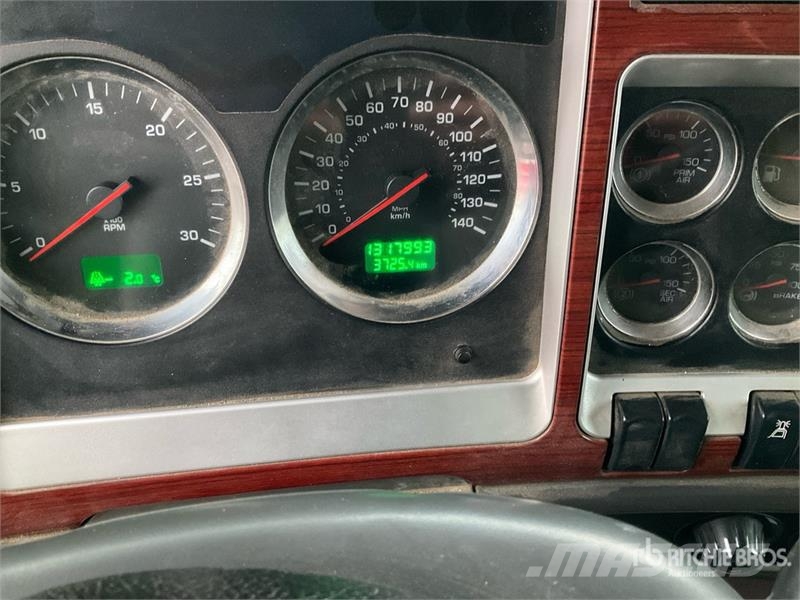 Kenworth T800B Tractor Units
