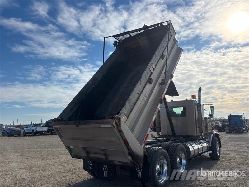 Kenworth T800B Camiones bañeras basculantes o volquetes