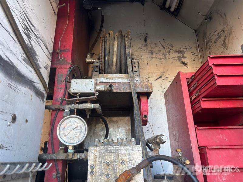 Kenworth T800B Kombinētās vakumsūkņa mašīnas
