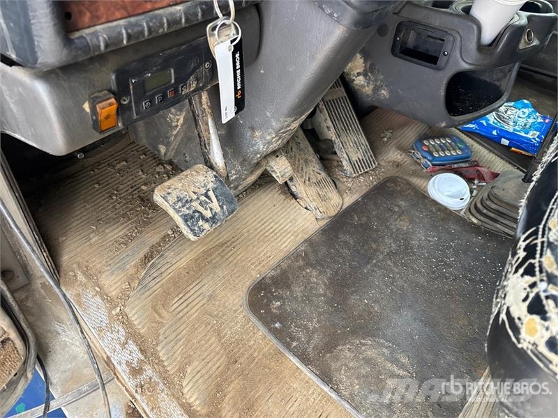 Kenworth T800B Kombinētās vakumsūkņa mašīnas