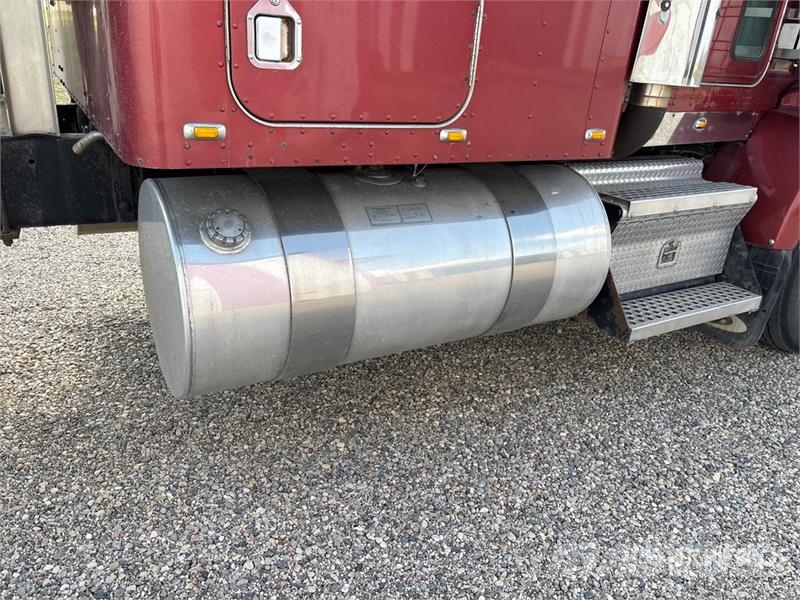 Kenworth T800B Vetopöytäautot