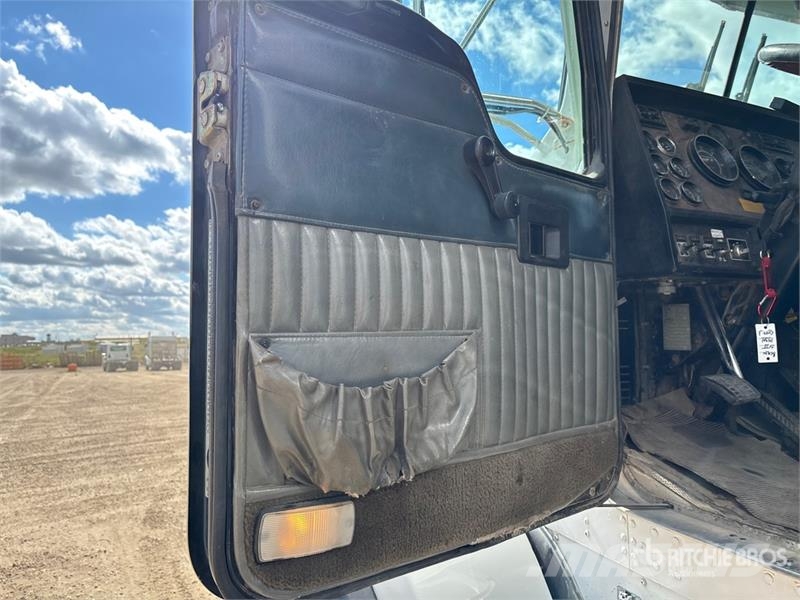 Kenworth T800B Kranwagen