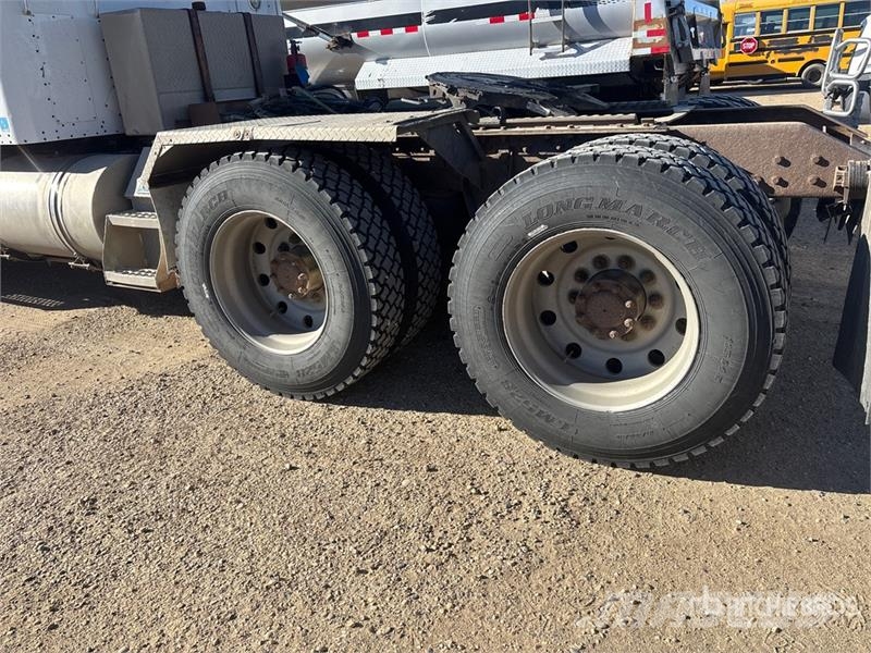 Kenworth T800B Sattelzugmaschinen