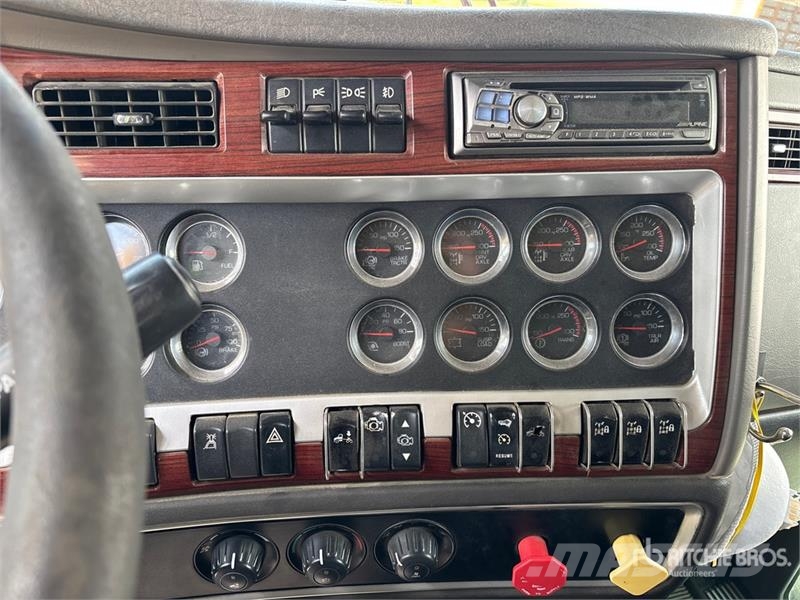 Kenworth T800B Vetopöytäautot