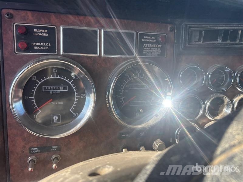 Kenworth T800B Kombinētās vakumsūkņa mašīnas