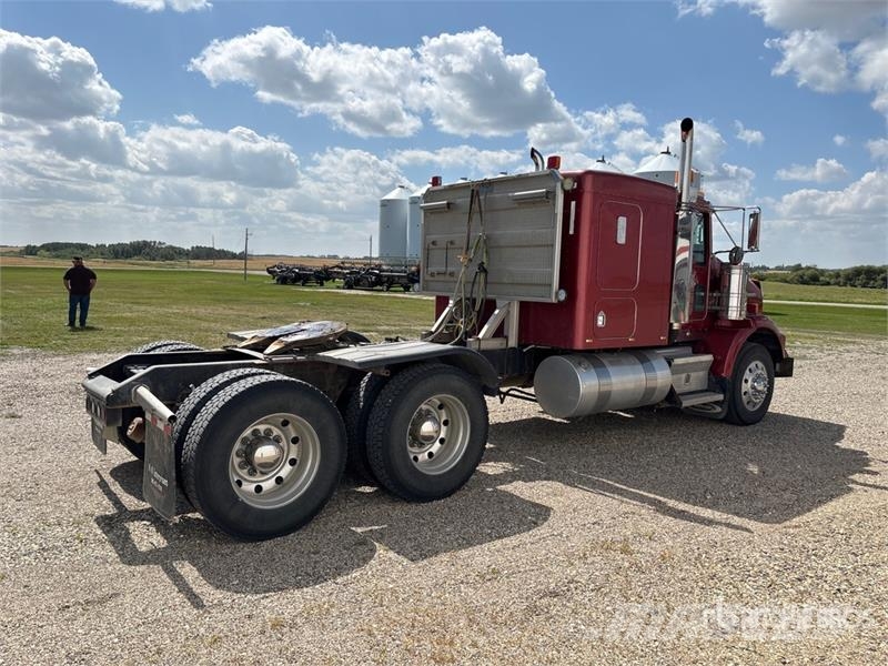 Kenworth T800B Vetopöytäautot