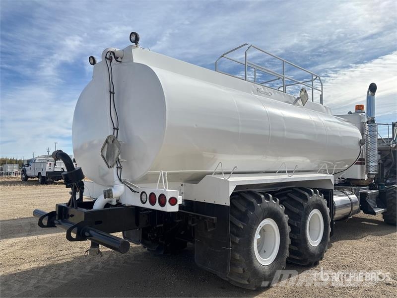 Kenworth T800B صهاريج مياه