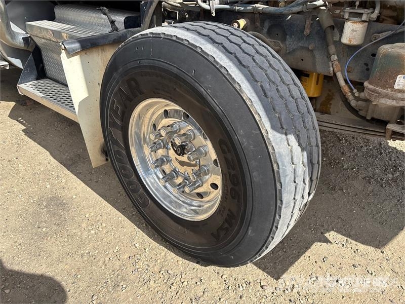Kenworth T800B Kranwagen