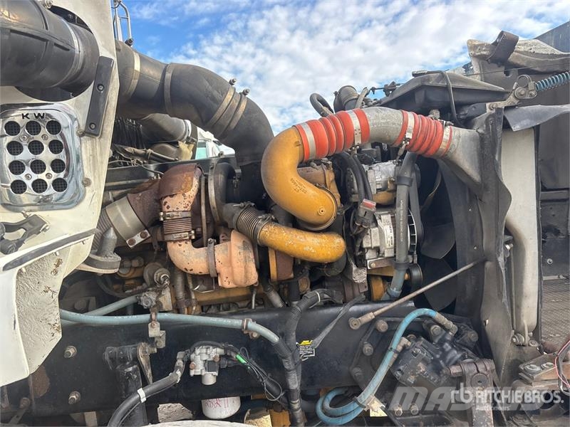 Kenworth T800B 60 bbl 6x4 Hot Oil Truck Előállítási eszközök