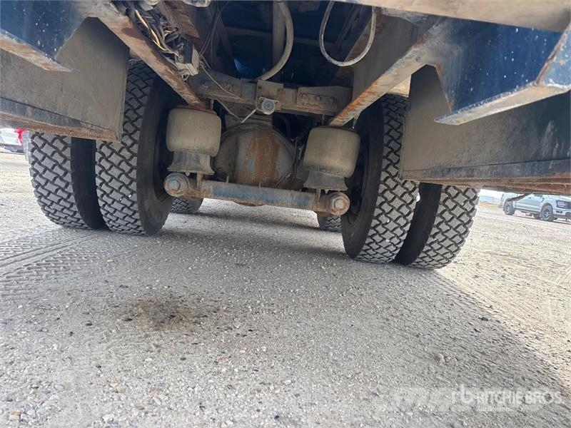 Kenworth T800B 60 bbl 6x4 Hot Oil Truck Előállítási eszközök