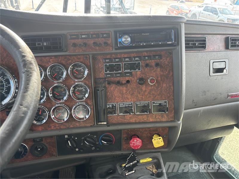 Kenworth T800B 60 bbl 6x4 Hot Oil Truck Előállítási eszközök