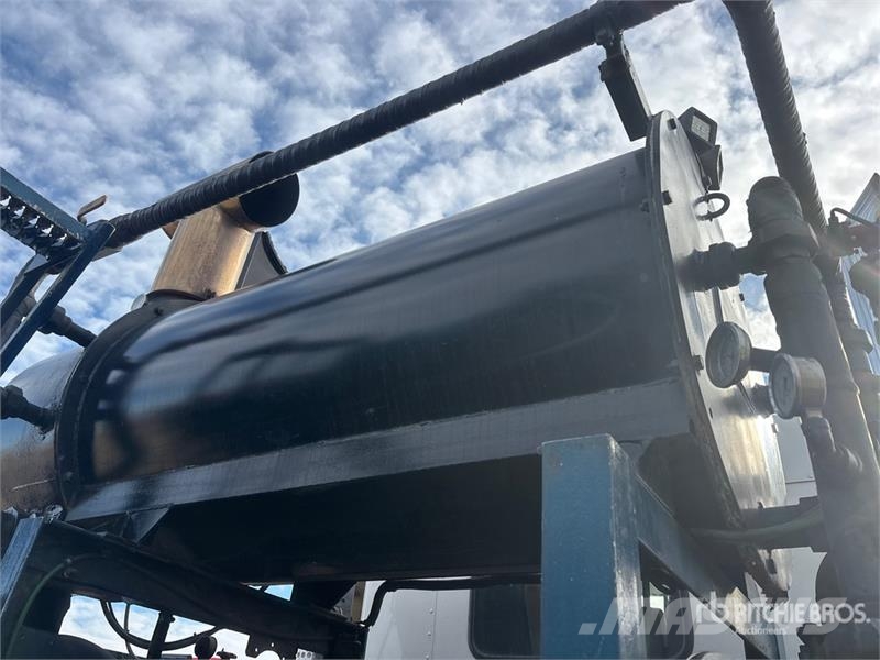 Kenworth T800B 60 bbl 6x4 Hot Oil Truck Előállítási eszközök