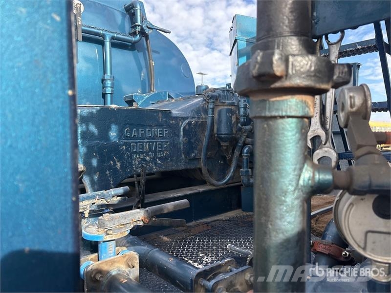 Kenworth T800B 60 bbl 6x4 Hot Oil Truck Előállítási eszközök