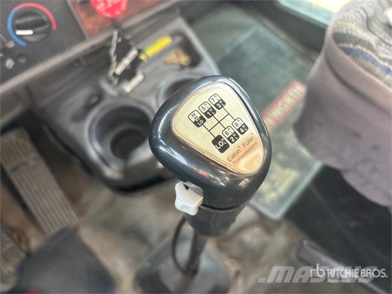 Kenworth T800B 60 bbl 6x4 Hot Oil Truck Előállítási eszközök