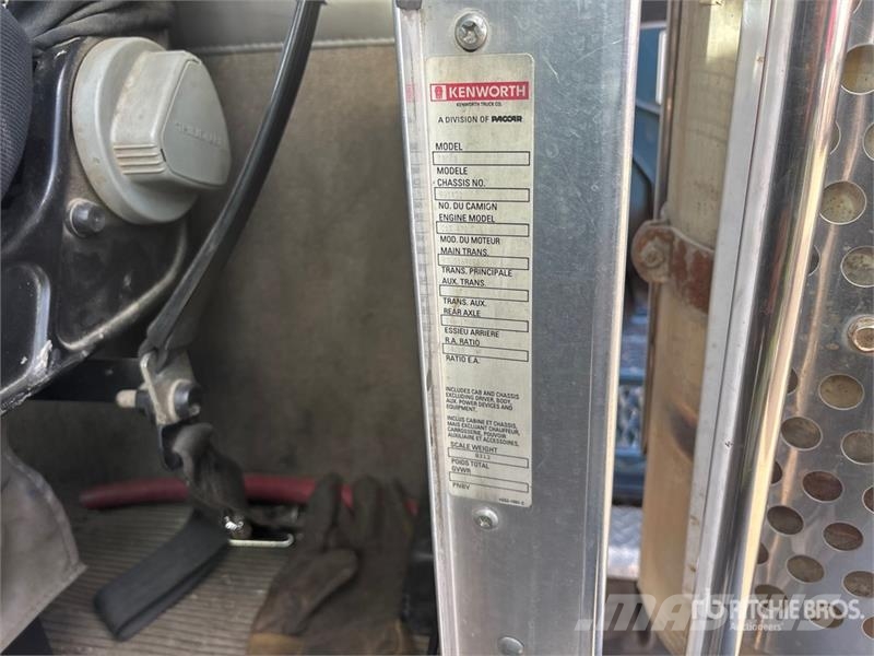 Kenworth T800B 60 bbl 6x4 Hot Oil Truck Előállítási eszközök