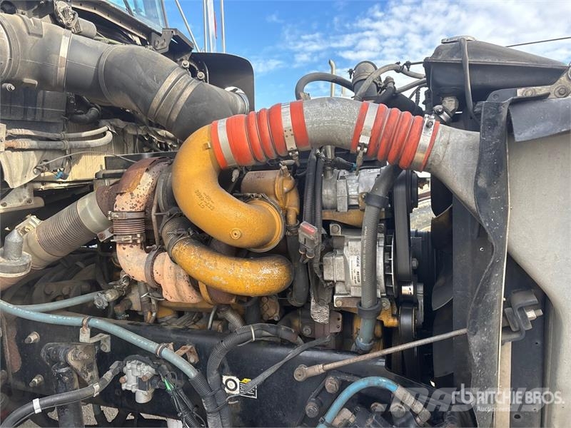 Kenworth T800B 60 bbl 6x4 Hot Oil Truck Előállítási eszközök
