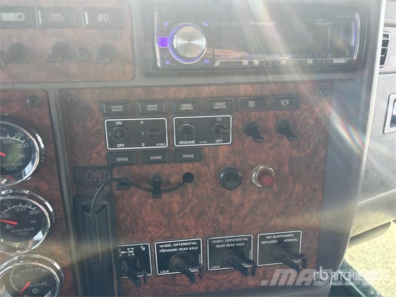 Kenworth T800B 60 bbl 6x4 Hot Oil Truck Előállítási eszközök