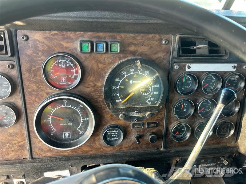 Kenworth T800B 6x4 Grain Truck зерновози