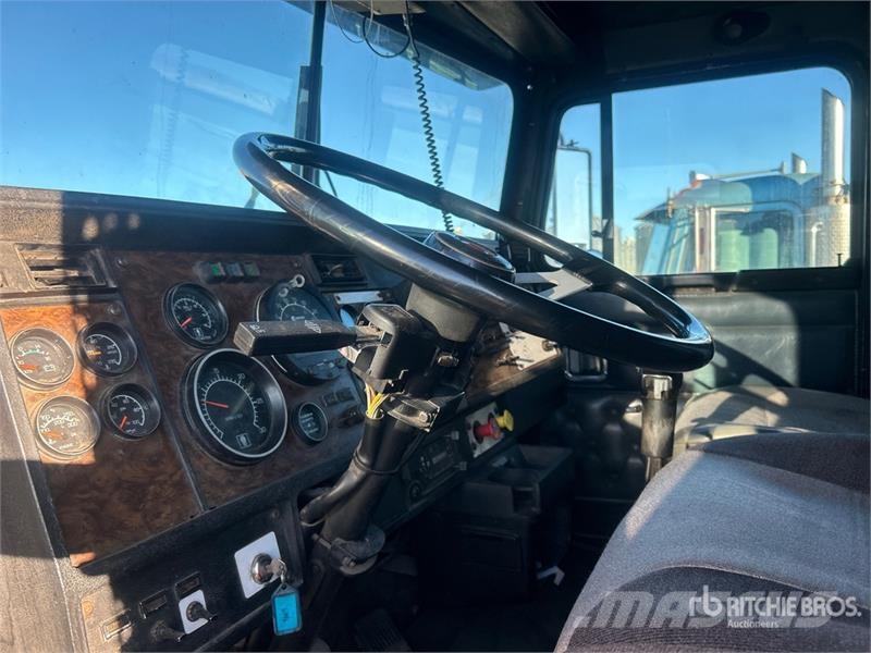 Kenworth T800B 6x4 Grain Truck зерновози