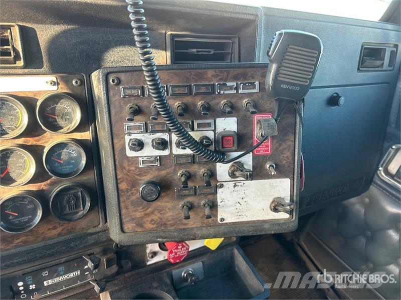 Kenworth T800B 6x4 Grain Truck зерновози