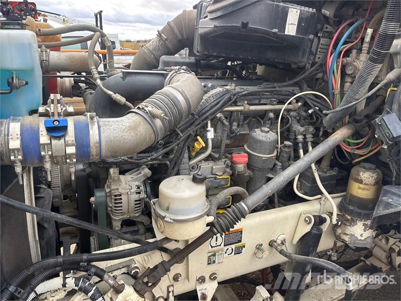 Kenworth T880 وحدات الجر