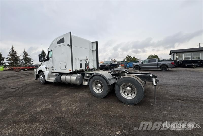 Kenworth T880 牵引车