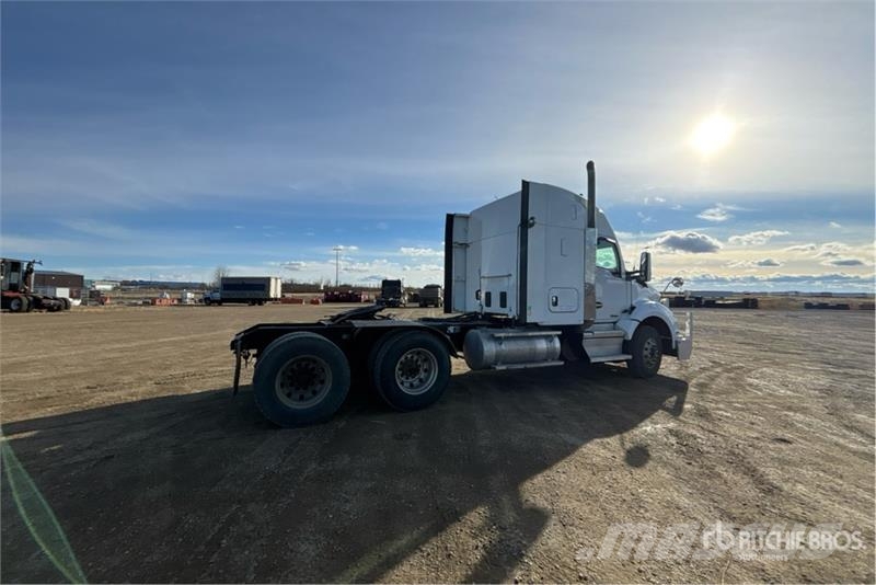 Kenworth T880 Tractor Units
