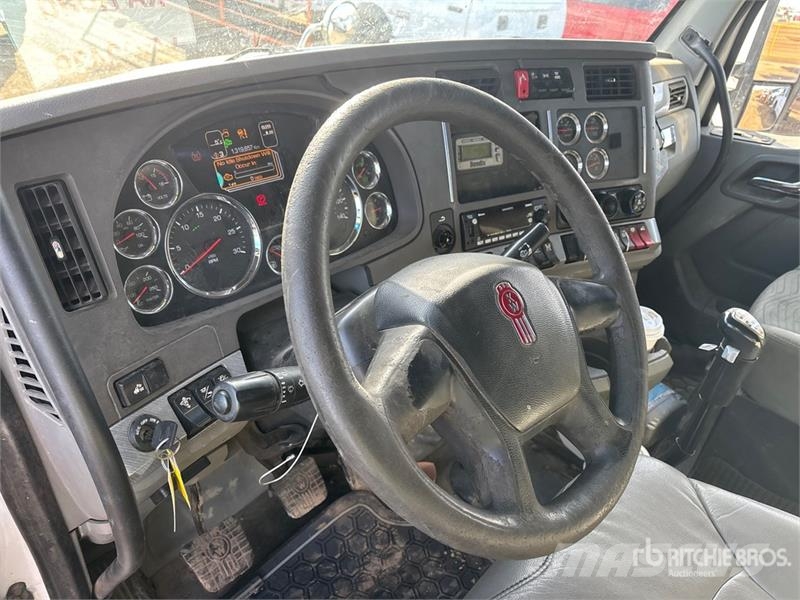 Kenworth T880 Tractor Units