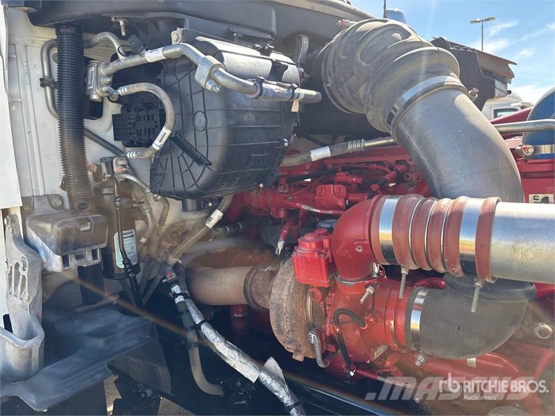 Kenworth T880 Vetopöytäautot