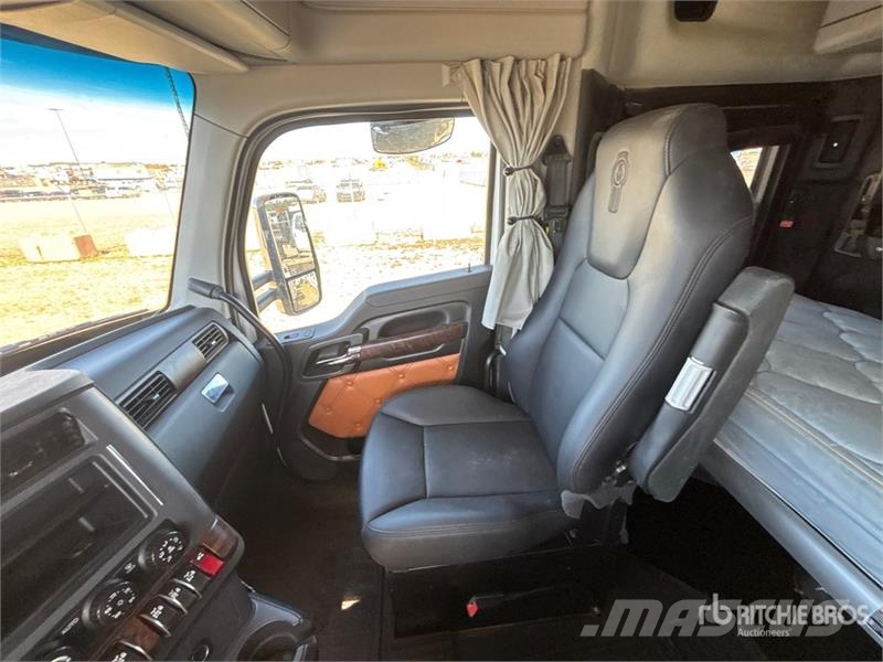 Kenworth T880 Vetopöytäautot