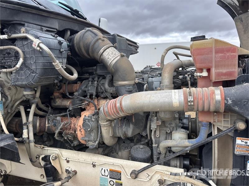 Kenworth T880 وحدات الجر