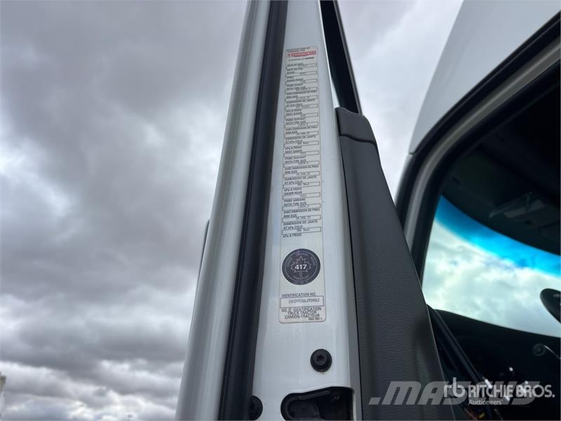 Kenworth T880 وحدات الجر
