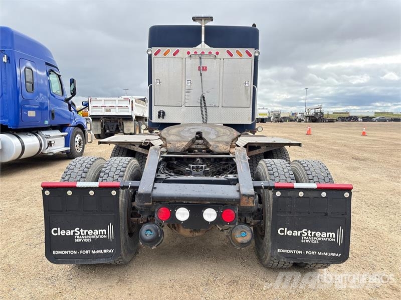 Kenworth T880 وحدات الجر