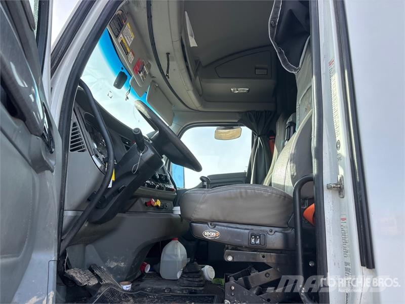 Kenworth T880 Tractor Units